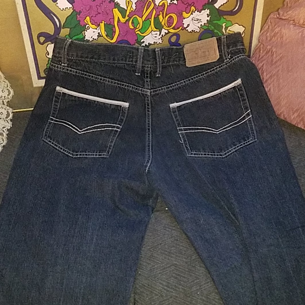 Jeans - Picture 2 of 3